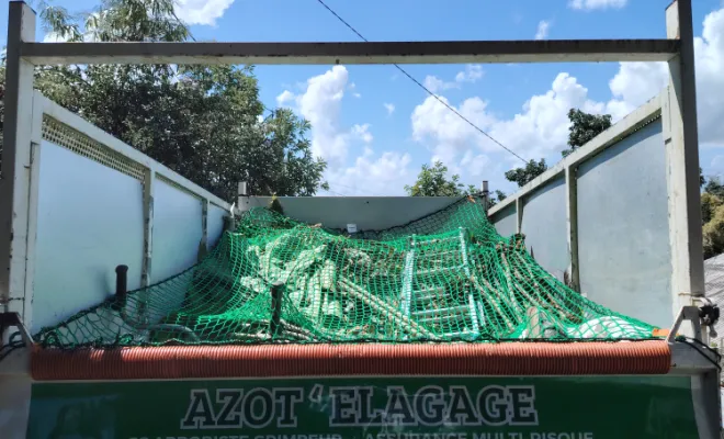 Entretien la kour, La Plaine-des-Palmistes, AZOT' ELAGAGE